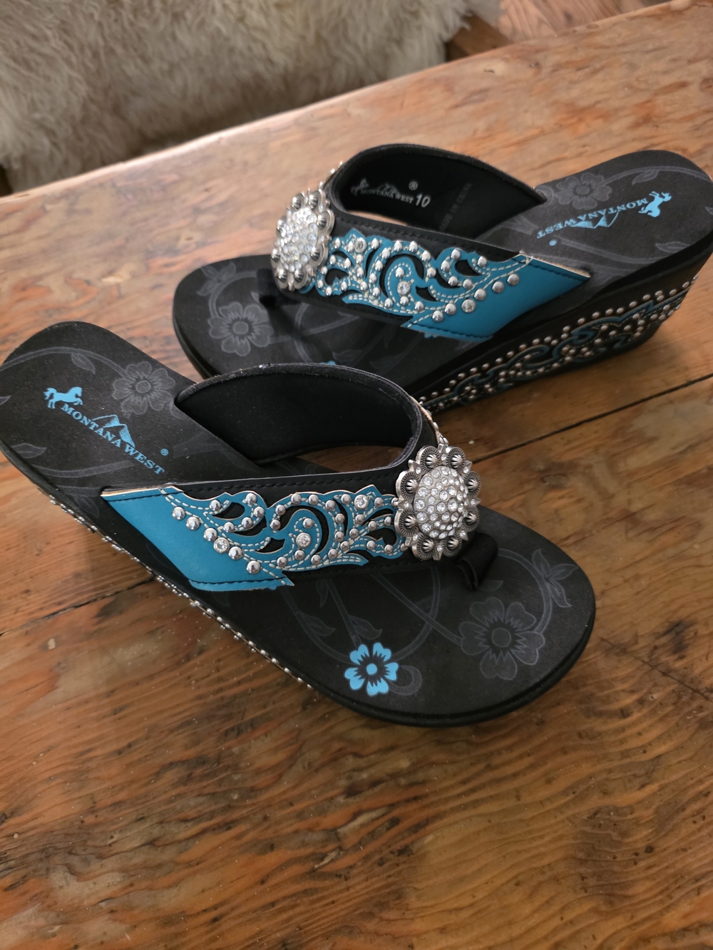 MONTANA WEST New Turquoise Embellished Platform Sandals - Picture 4 of 4